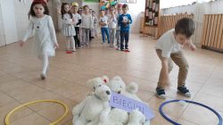 Dzień Polarnego Niedźwiedzia w oddziałach dzieci 5 i 6 letnich